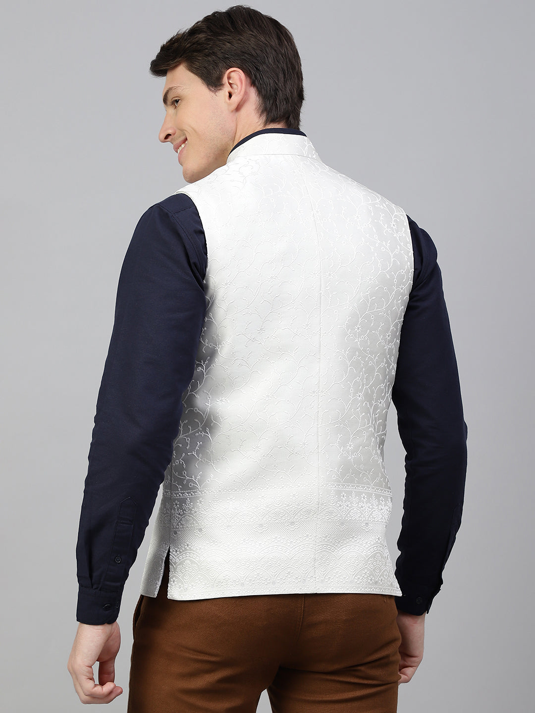 men-cream-regular-fit-solid-stand-collar-club-wear-waist-coat-rlss23w-0012-natural