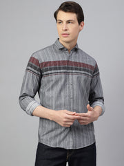 Men Grey Maroon Regular Fit Solid Spread Collar Casual Shirt