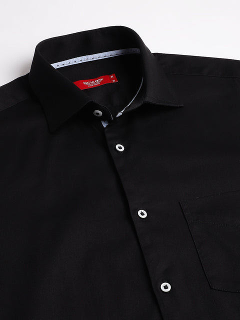 Men Black Regular Fit Solid Spread Collar Club Wear Shirt
