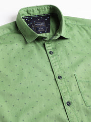 Men Green Regular Fit Print Spread Collar Casual Shirt