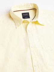 Men Lemon Regular Fit Solid Spread Collar Casual Shirt