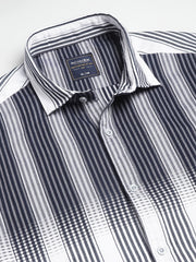 Men White Navy Regular Fit Striped Spread Collar Casual Shirt