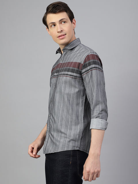 Men Grey Maroon Regular Fit Solid Spread Collar Casual Shirt