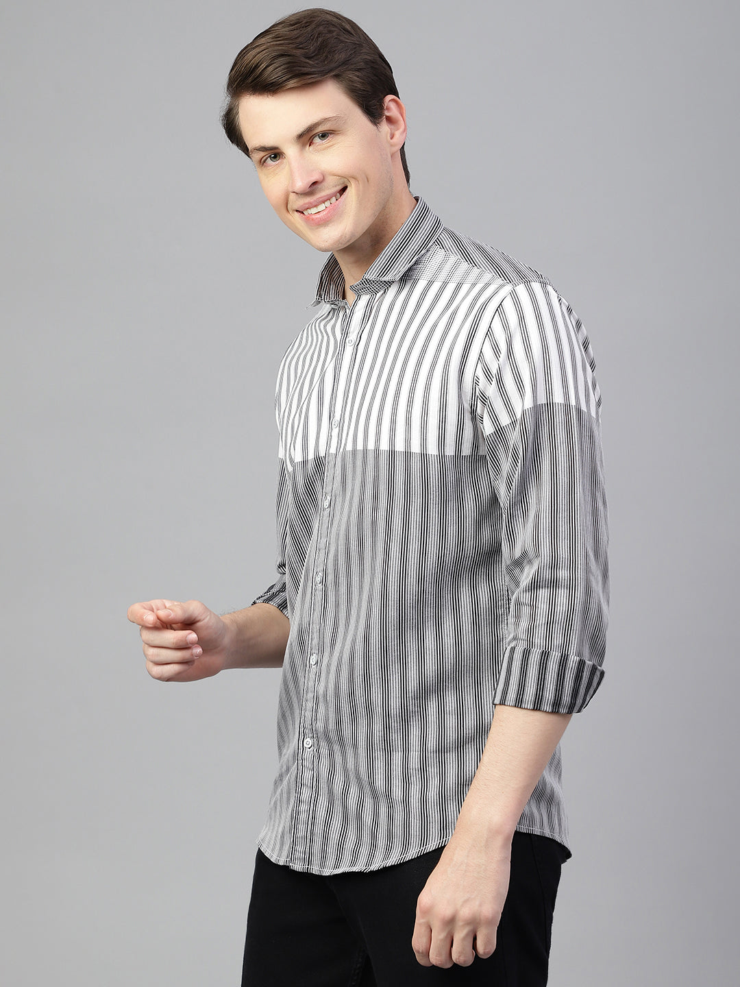 Men White Black Regular Fit Striped Spread Collar Casual Shirt