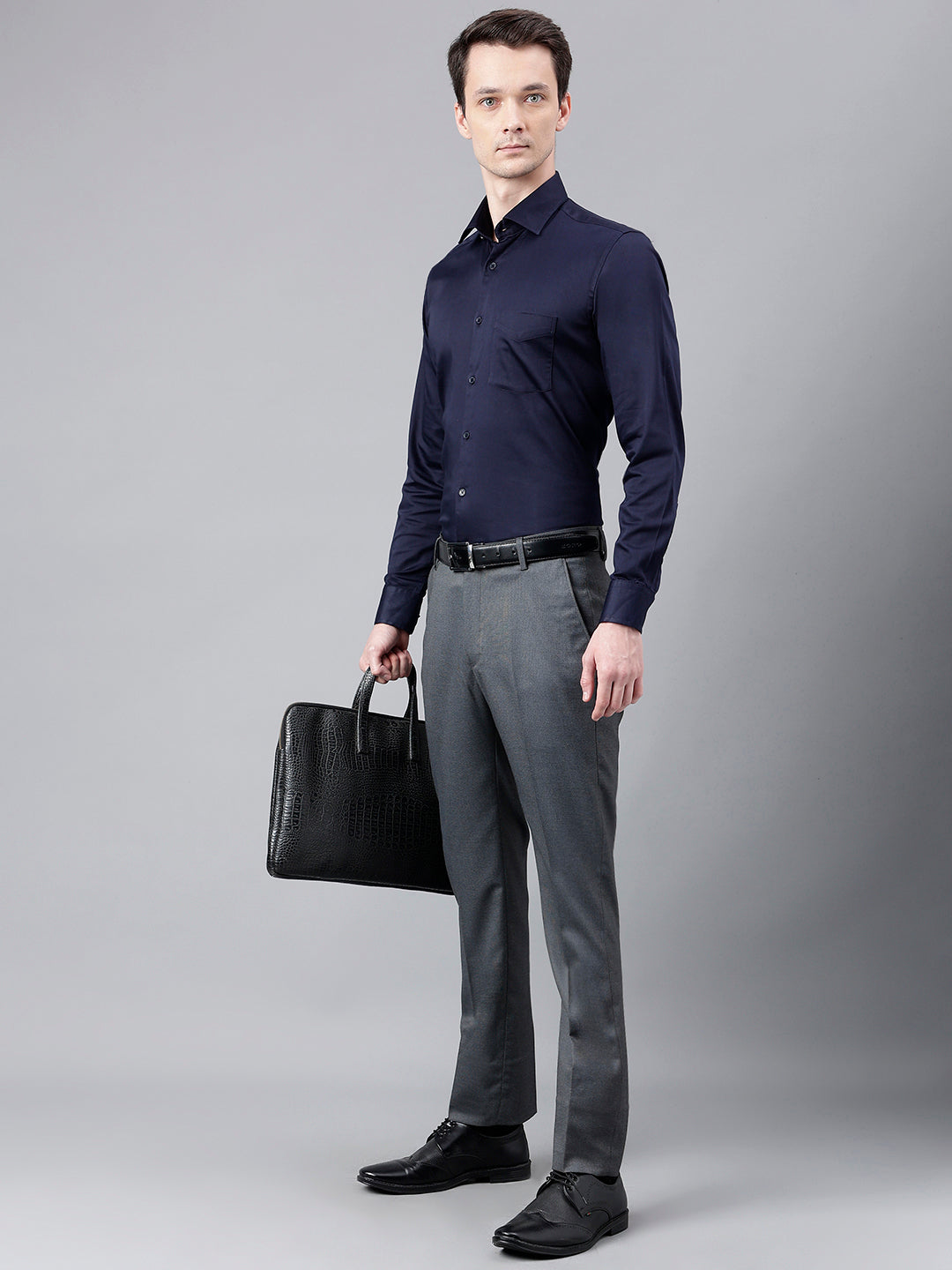 Men Navy Standard Fit Solid Club Wear Shirt