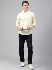 Men Lemon Regular Fit Solid Spread Collar Casual Shirt