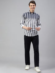 Men White Navy Regular Fit Striped Spread Collar Casual Shirt