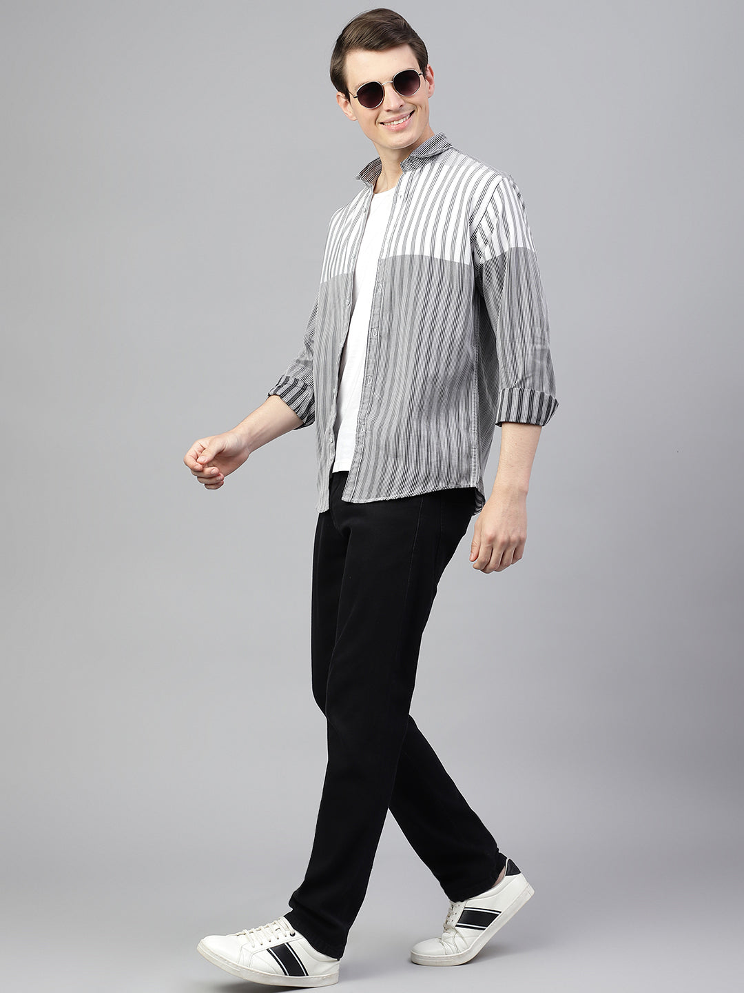 Men White Black Regular Fit Striped Spread Collar Casual Shirt