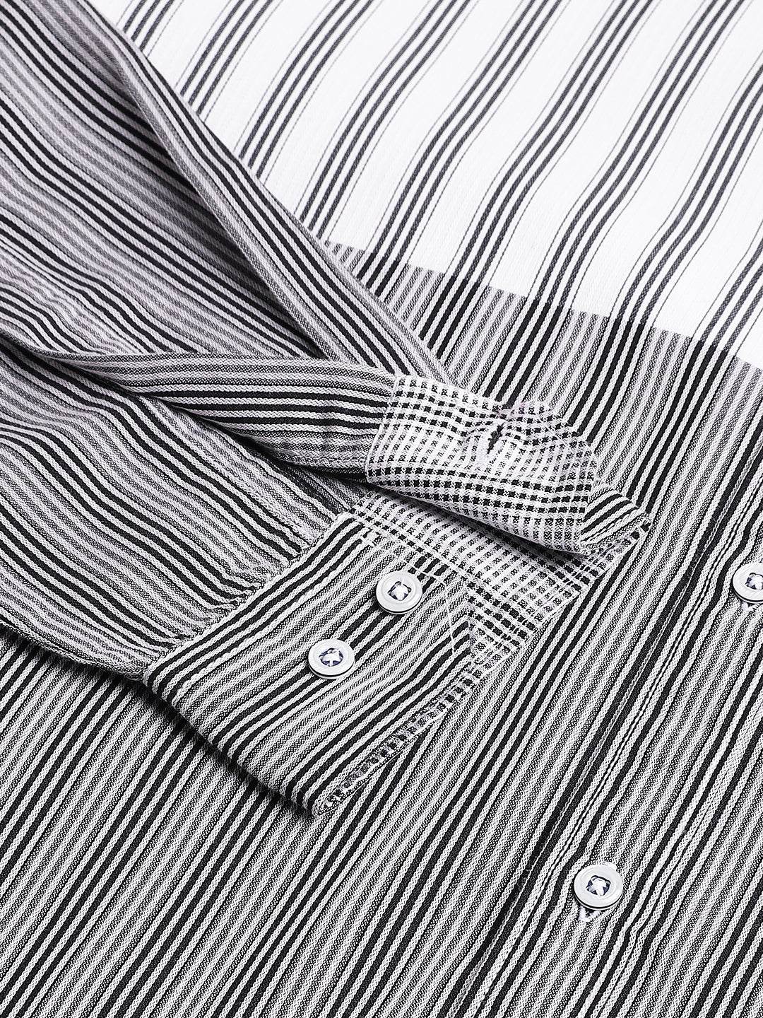 Men White Black Regular Fit Striped Spread Collar Casual Shirt
