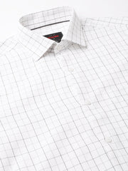 Men White Regular Fit Checkered Formal Shirt