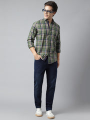 Men Green Standard Fit Checkered Casual Shirt