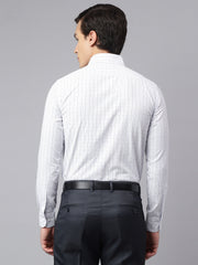 Men White Regular Fit Checkered Formal Shirt