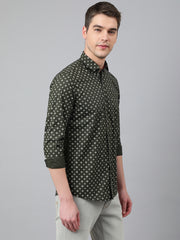 Men Olive Standard Fit Printed Casual Shirt