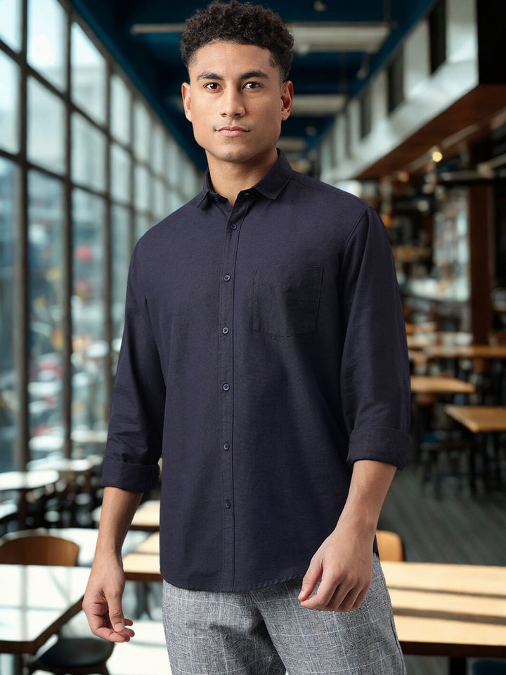 Men Navy Solid Relaxed Fit Casual Shirt