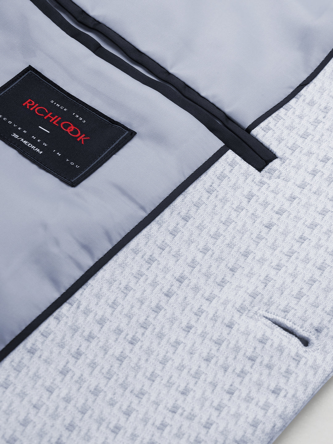 Men’s Slim-Fit Micro-Houndstooth Pattern Blazer