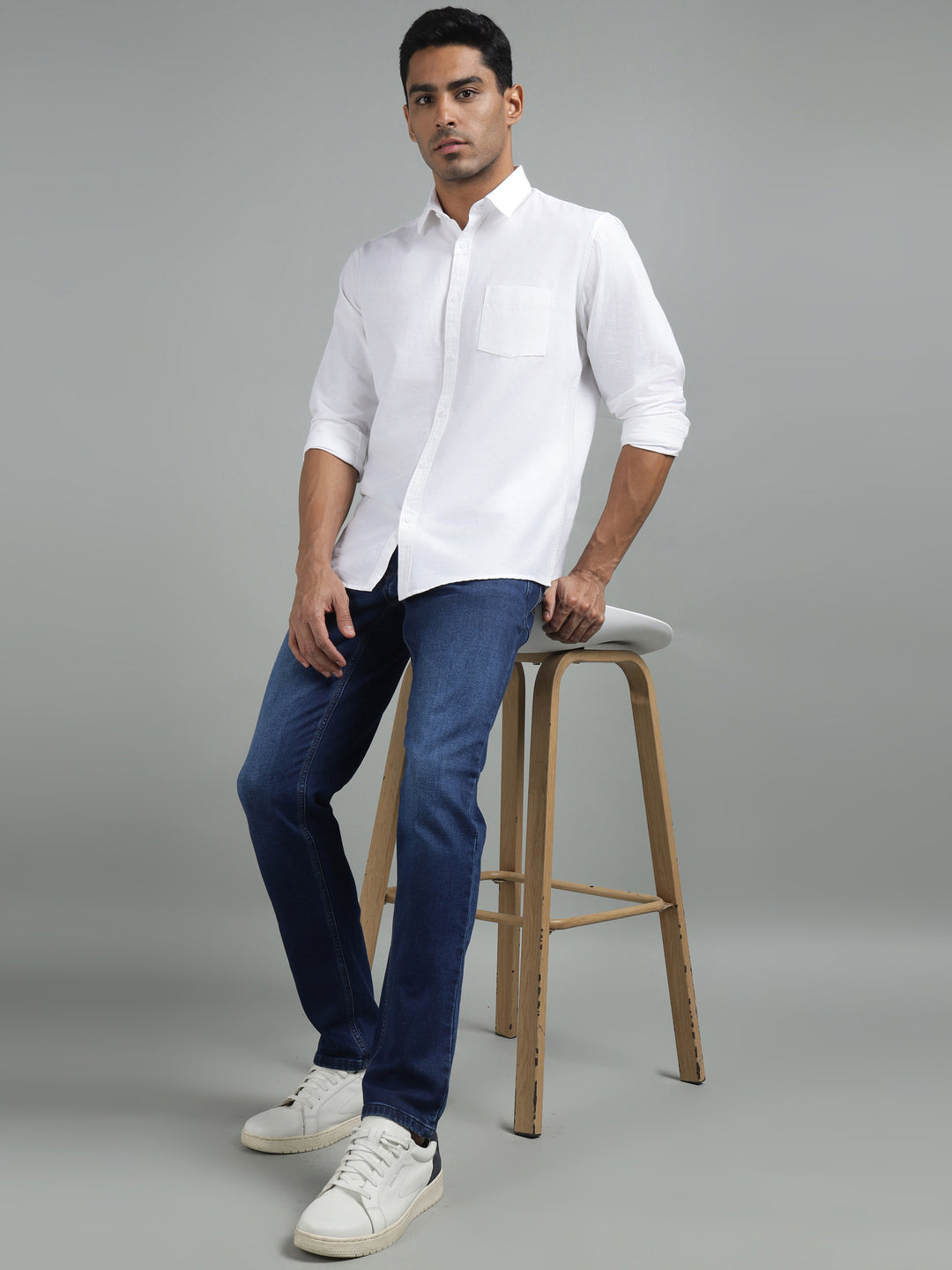 Men White Standard Fit Solid Casual Shirt