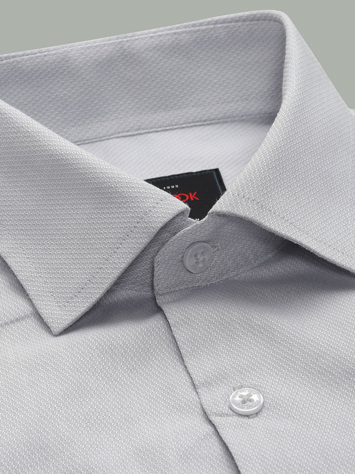 Men Textured Slim Fit Formal Shirt