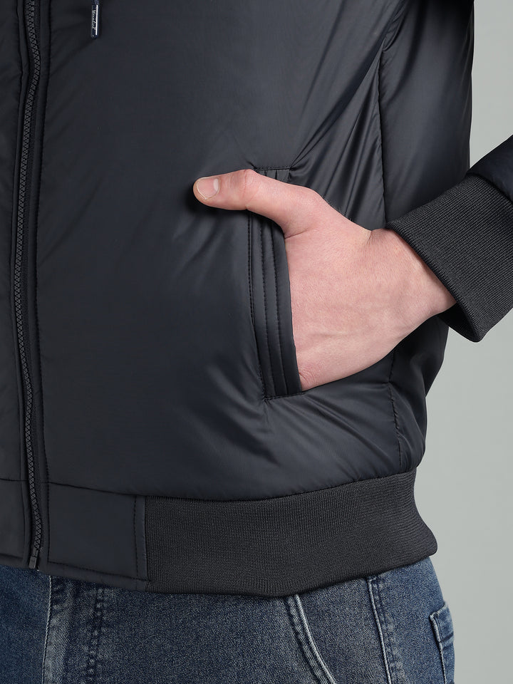 Men's Hooded Puffer Jacket With Zip Closer