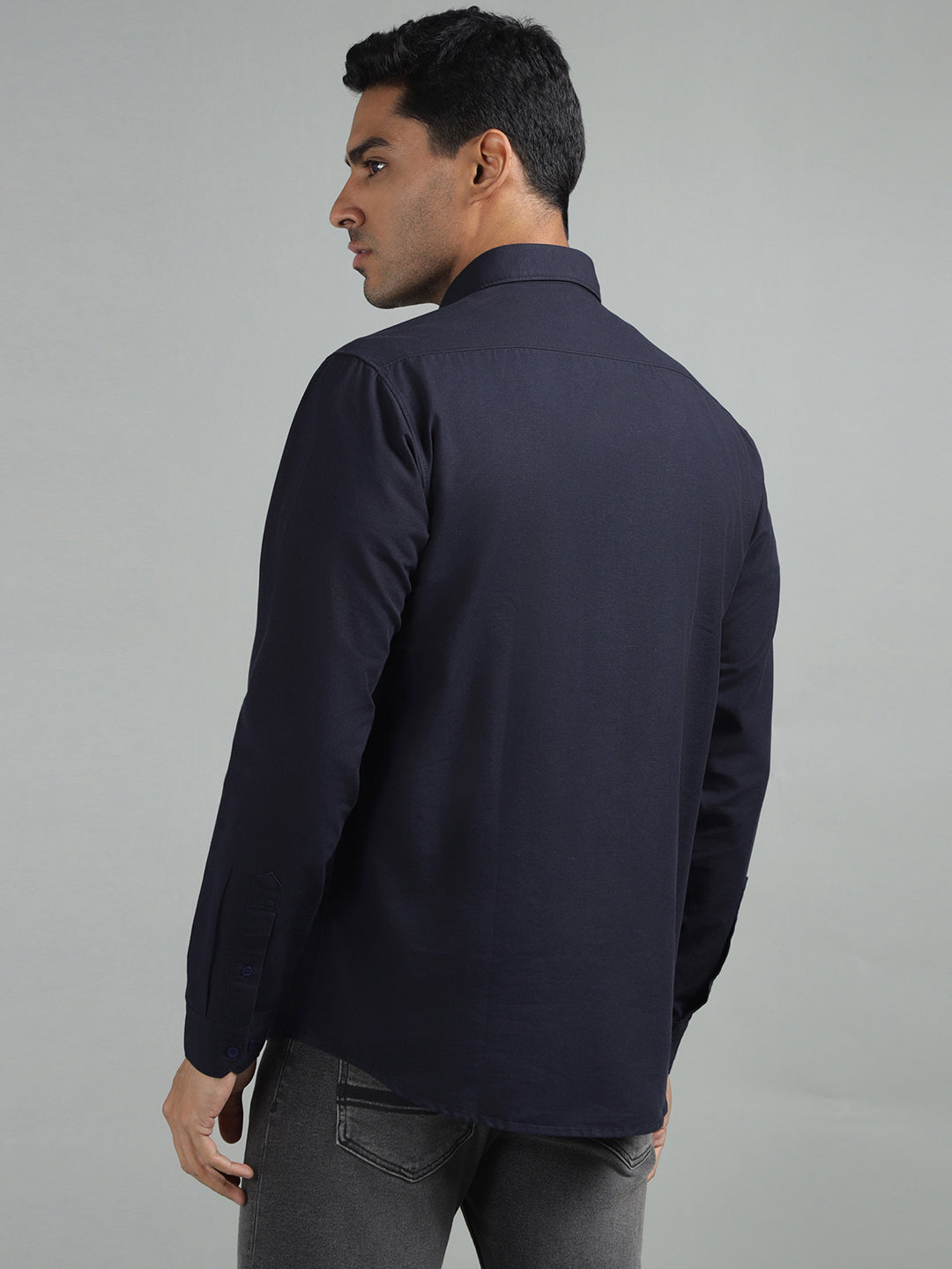 Men Navy Standard Fit Solid Casual Shirt