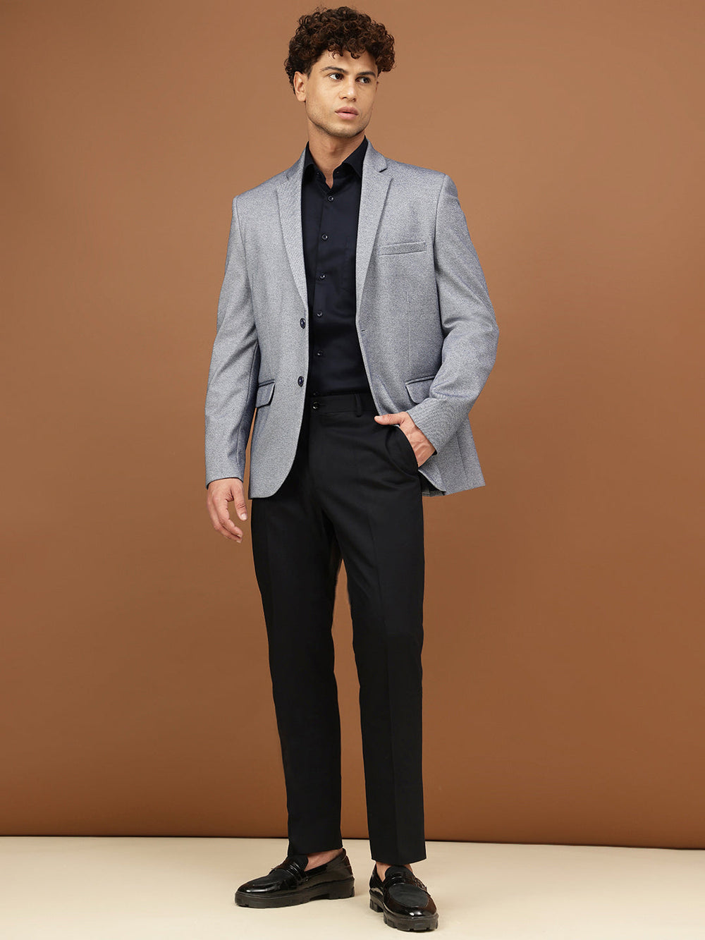 Richlook Men’s Light Grey Textured Blazer – tailored fit single-breasted blazer with notch lapel and flap pockets, perfect for formal, party, or wedding wear.