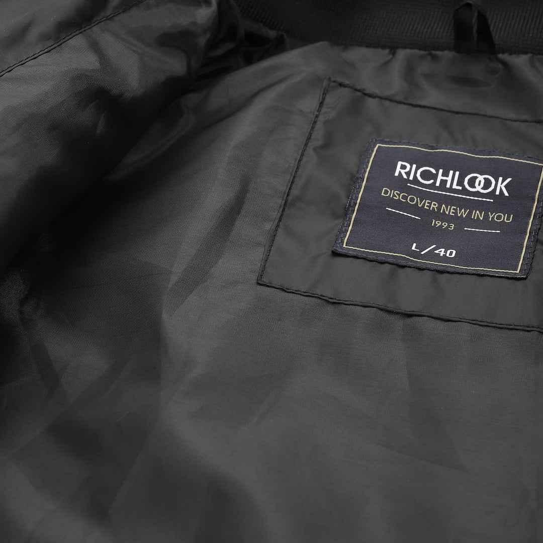 Men's Hooded Puffer Jacket With Zip Closer