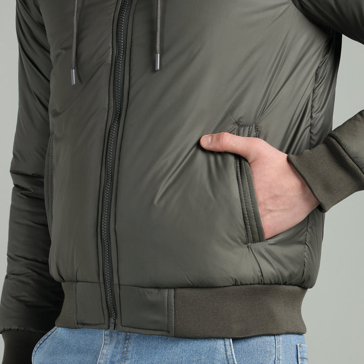 Men's Hooded Puffer Jacket With Zip Closer