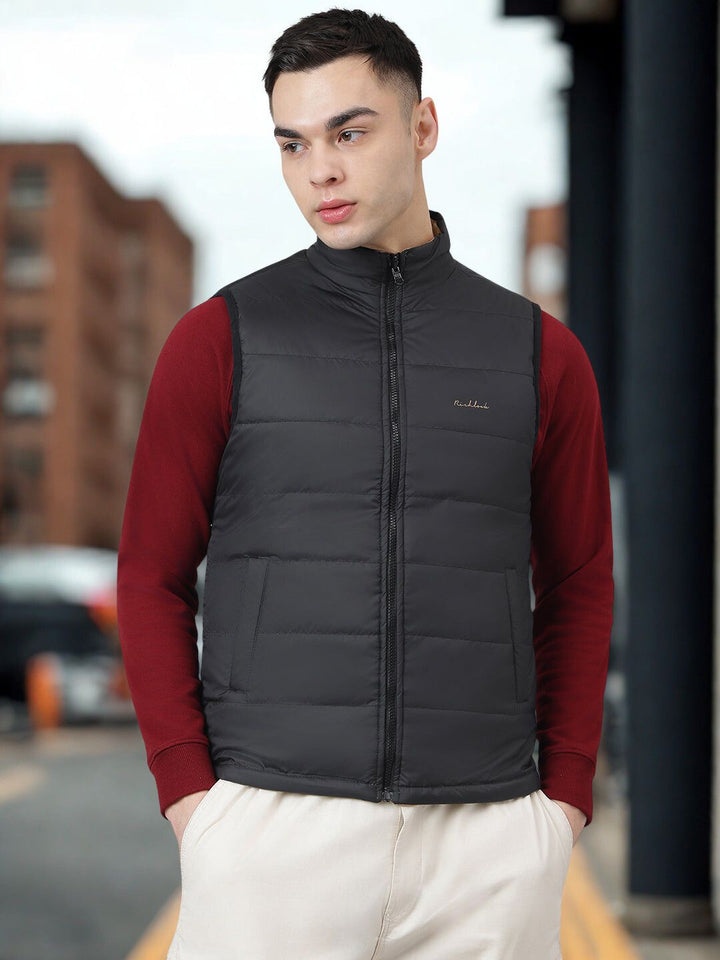 Men Black & Beige Reversible Sleeveless Puffer Jacket