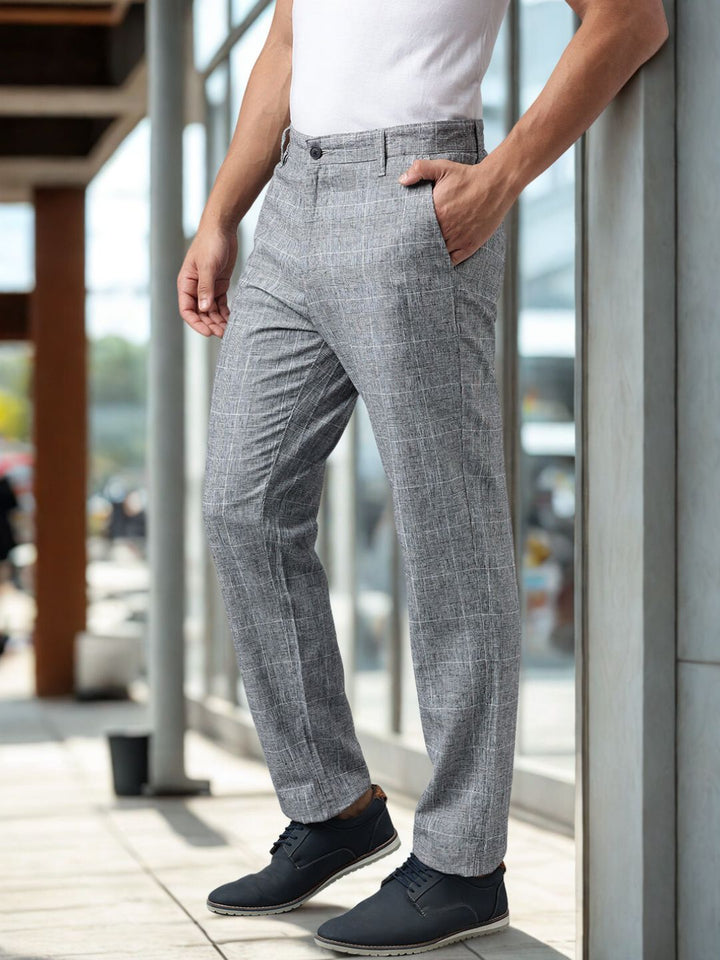 Men Grey Straight Fit Checked Casual Trouser