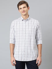 Men White Slim Fit Solid Casual Shirt