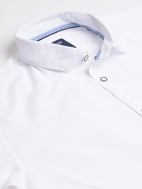 Men White Slim Fit Solid Casual Shirt