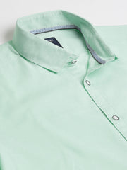 Men Light Green Slim Fit Solid Casual Shirt