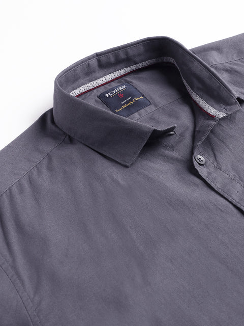 Men Dark Navy Slim Fit Solid Casual Shirt