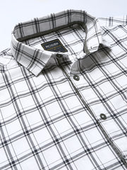 Men White Slim Fit Checkered Casual Shirt