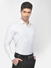 Men White Regular Fit Checkered Formal Shirt