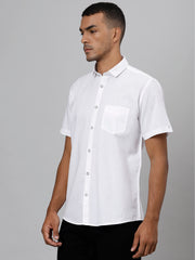 Men White Slim Fit Solid Casual Shirt
