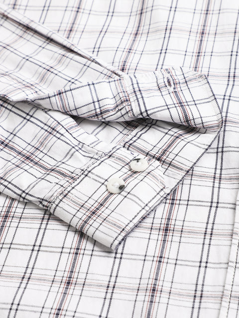 Men White Slim Fit Solid Casual Shirt