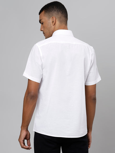Men White Slim Fit Solid Casual Shirt