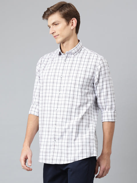 Men White Slim Fit Solid Casual Shirt