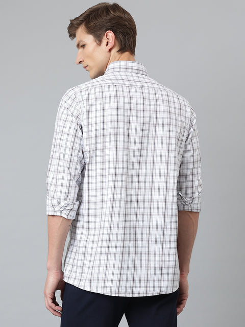 Men White Slim Fit Solid Casual Shirt