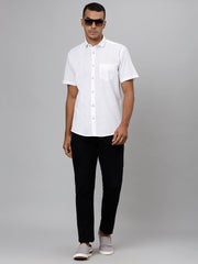 Men White Slim Fit Solid Casual Shirt