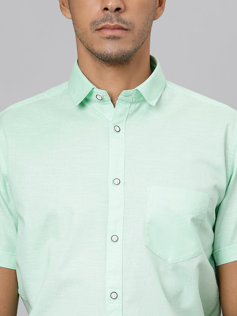 Men Light Green Slim Fit Solid Casual Shirt