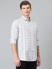 Men White Slim Fit Solid Casual Shirt