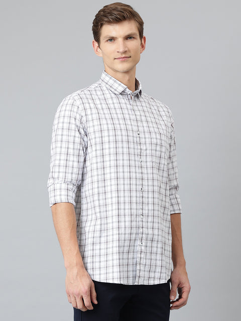 Men White Slim Fit Solid Casual Shirt