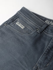 Men Dark Grey Slim Fit Mid Rise Clean Look Streachable Jeans