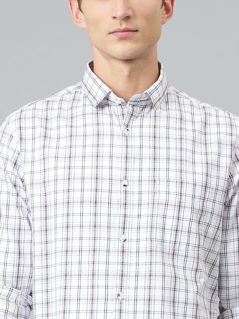 Men White Slim Fit Solid Casual Shirt