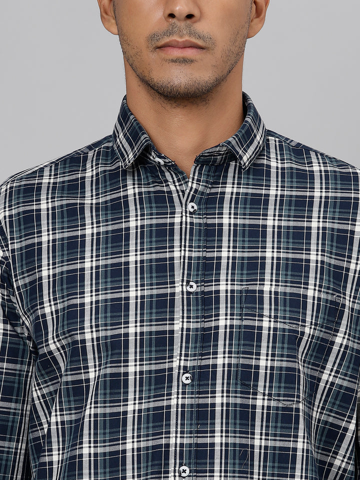 Men Navy  Slim Fit Checkered Casual Shirt